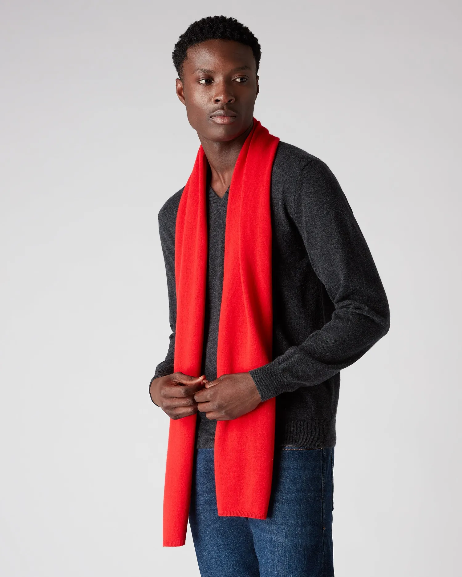 N.Peal Dark Grey | Classic Cashmere*Men's Burlington V Neck Cashmere Sweater