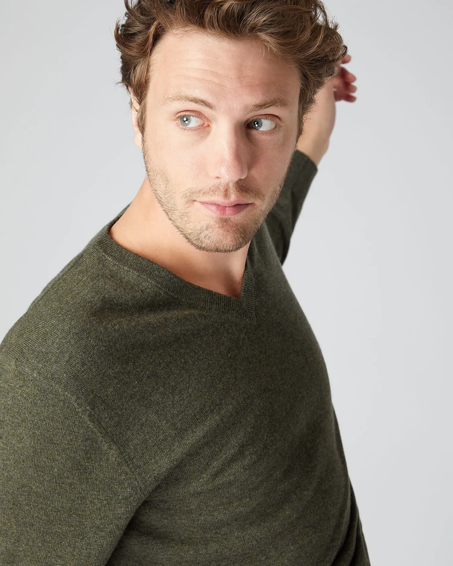 N.Peal Classic Cashmere | Green*Men's Burlington V Neck Cashmere Sweater