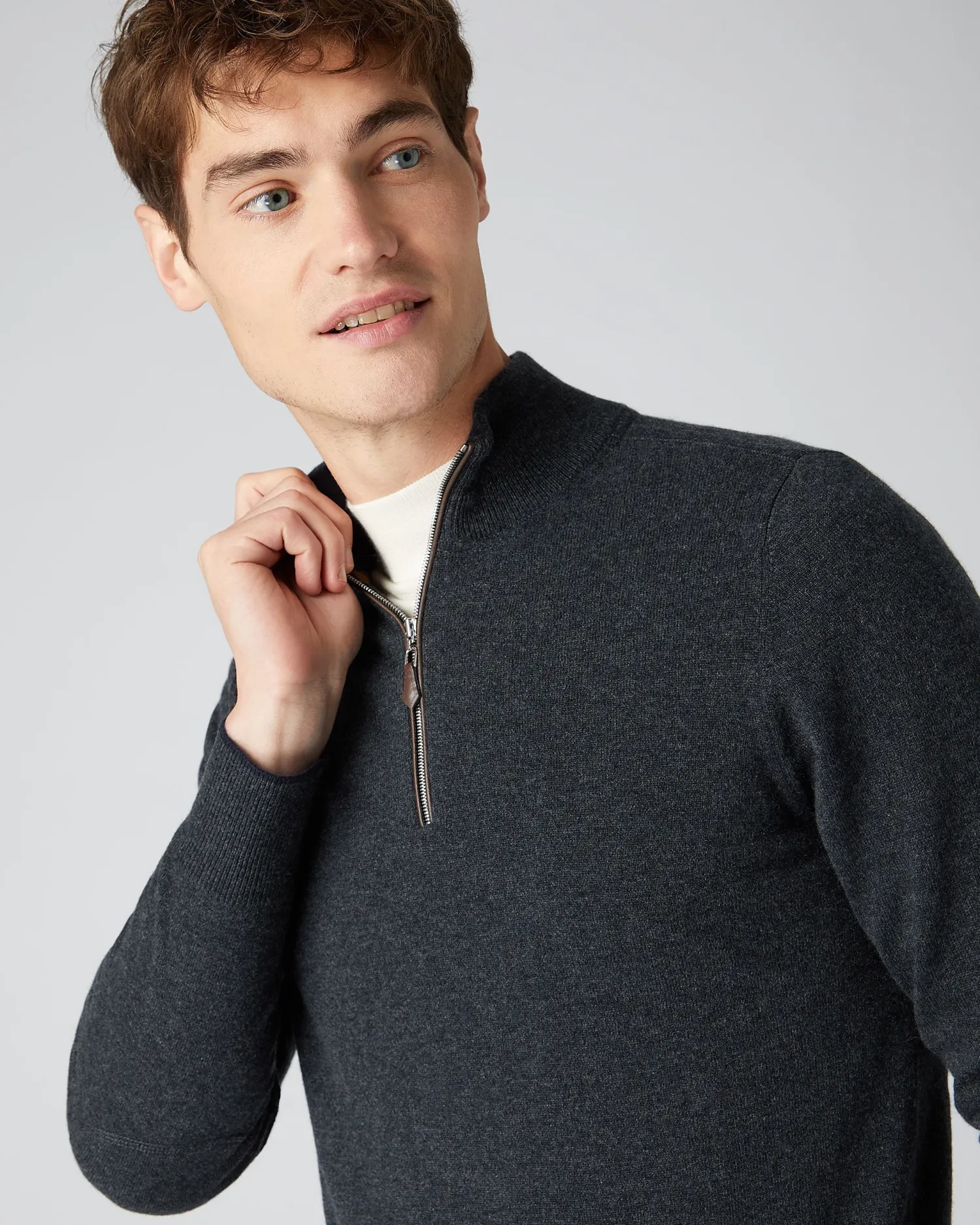 N.Peal Dark Grey | Half & Full Zip Knitwear*Men's Carnaby Half Zip Cashmere Sweater