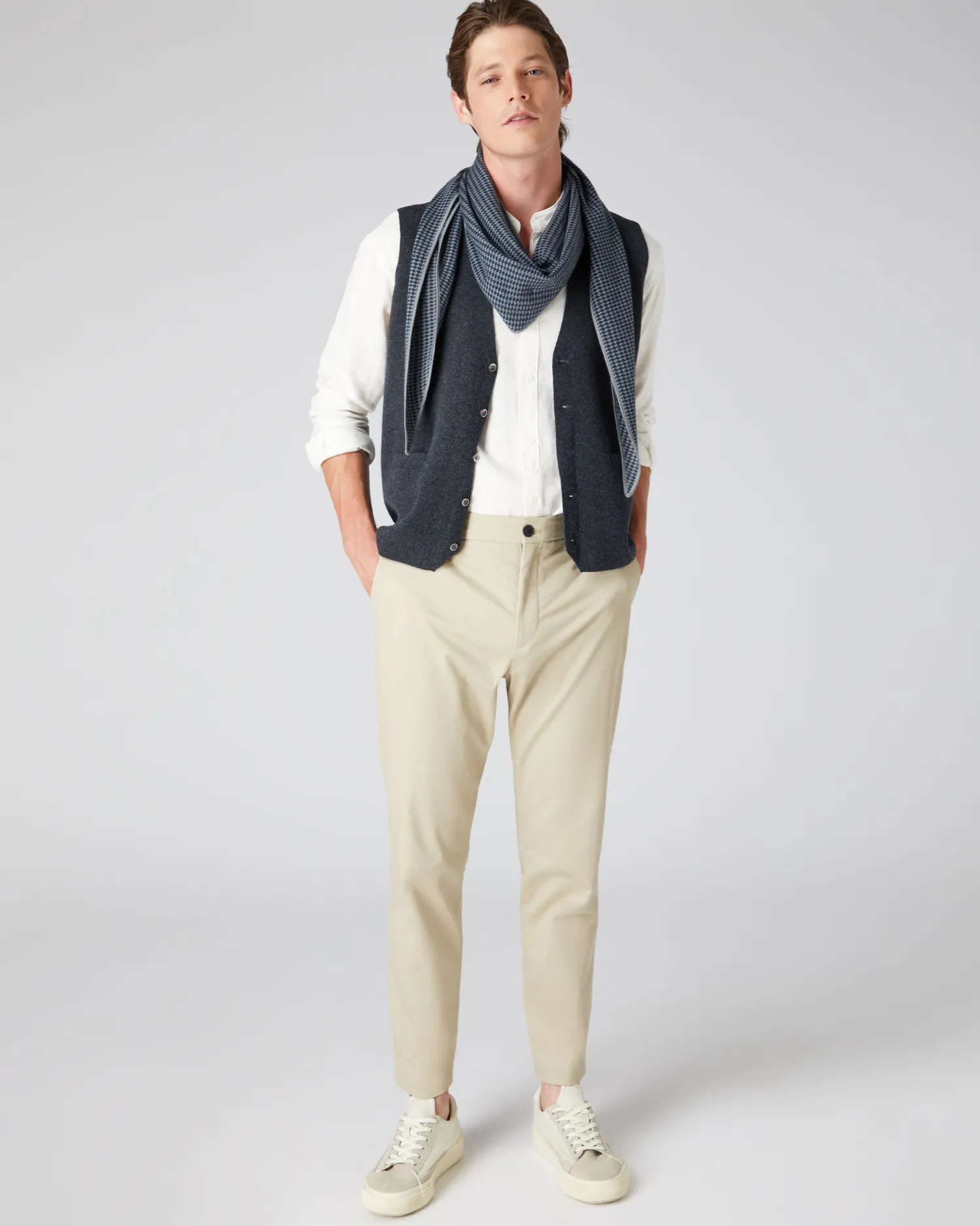 N.Peal Dark Grey | Classic Cashmere*Men's Chelsea Cashmere Waistcoat