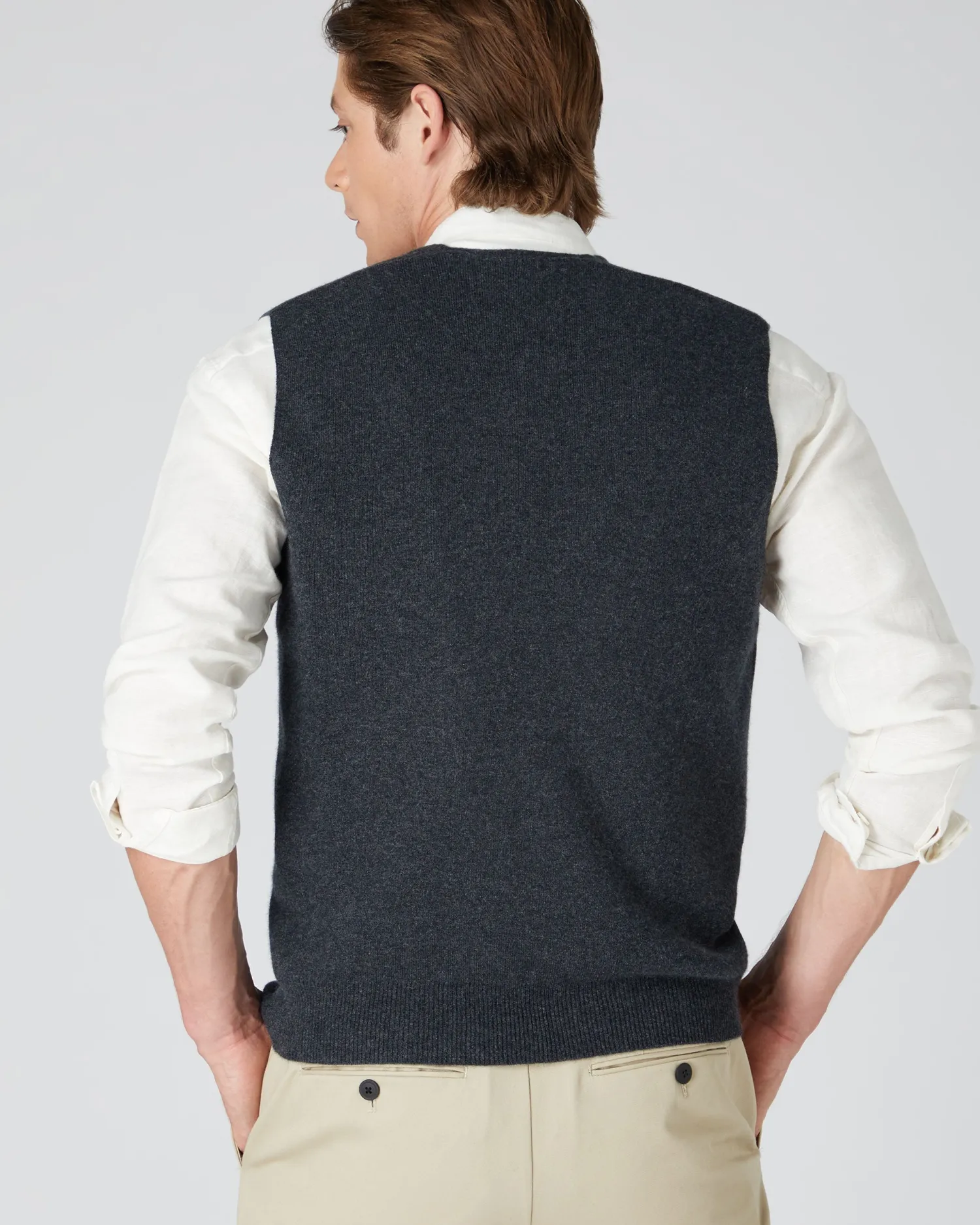 N.Peal Dark Grey | Classic Cashmere*Men's Chelsea Cashmere Waistcoat