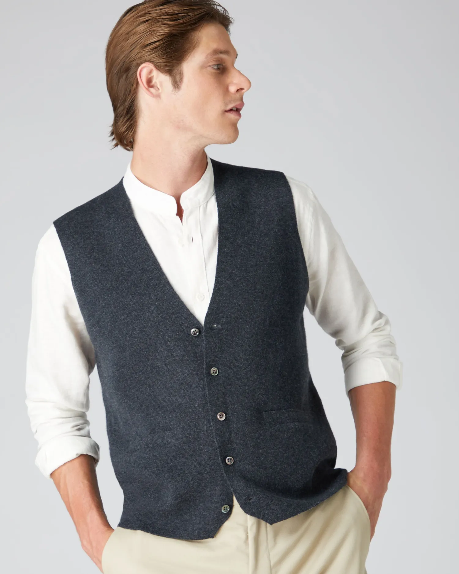 N.Peal Dark Grey | Classic Cashmere*Men's Chelsea Cashmere Waistcoat