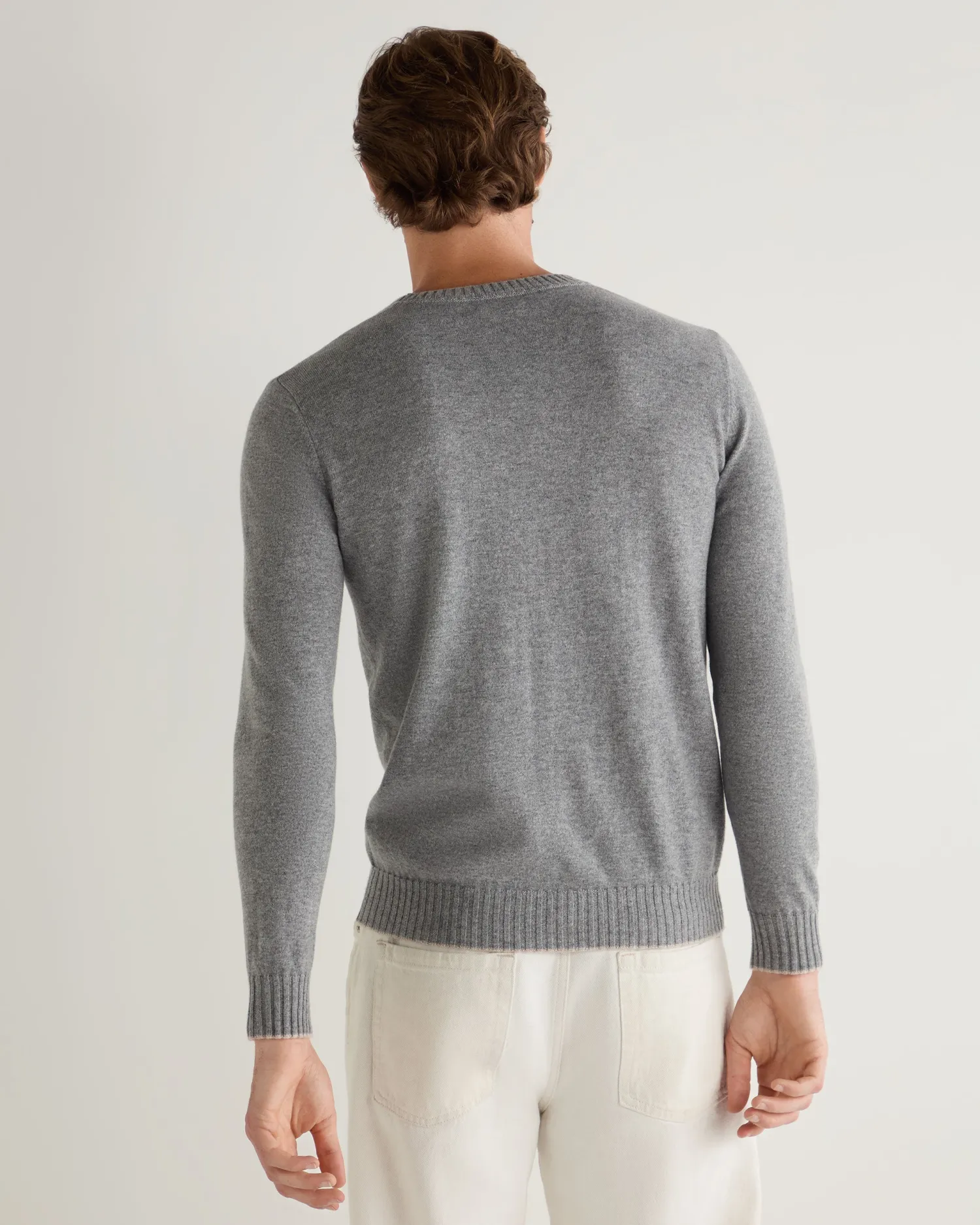 N.Peal Dark Grey | Classic Cashmere*Men's Shoreditch Round Neck Cashmere Sweater