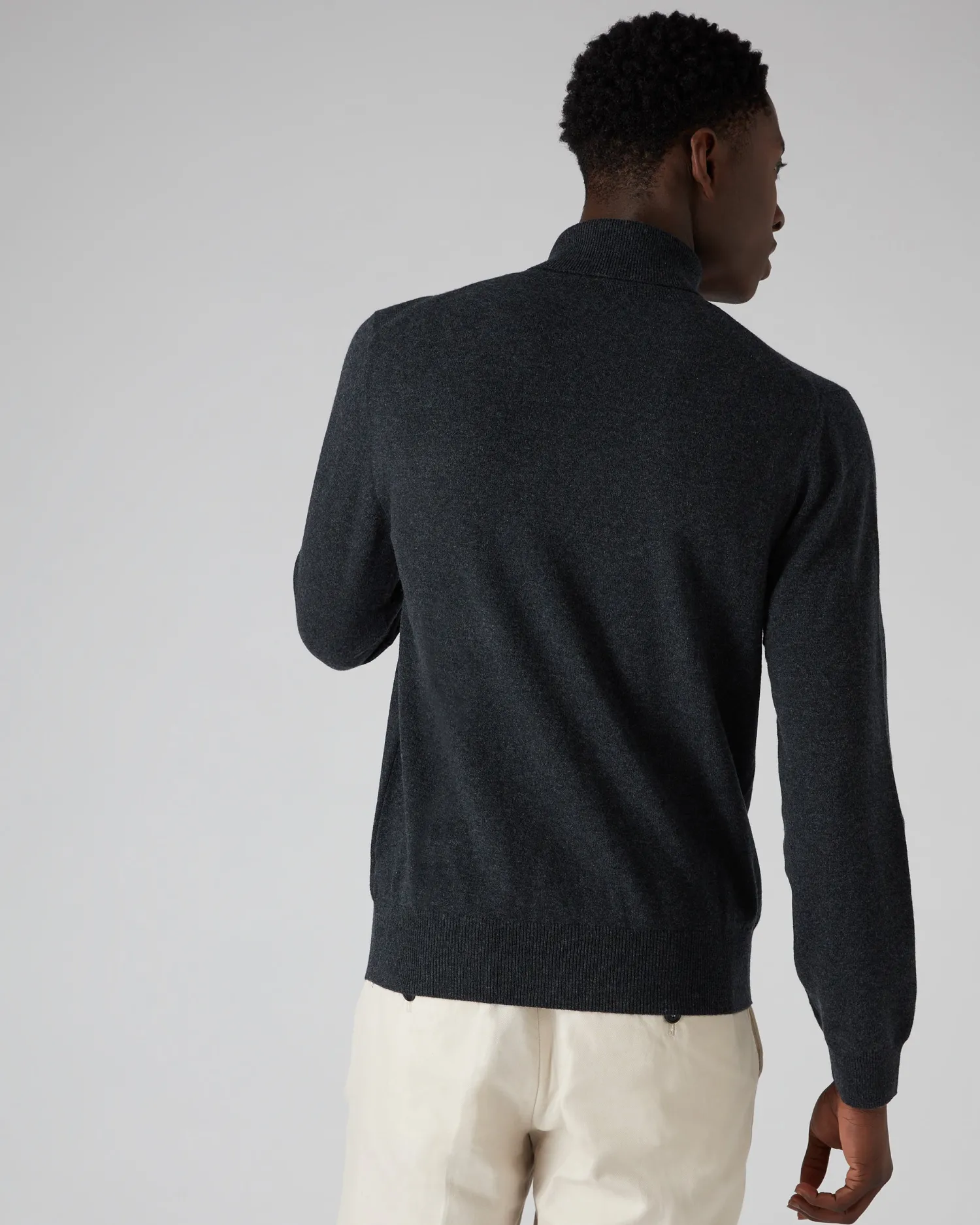 N.Peal Dark Grey | Classic Cashmere*Men's Trafalgar Turtle Neck Cashmere Sweater
